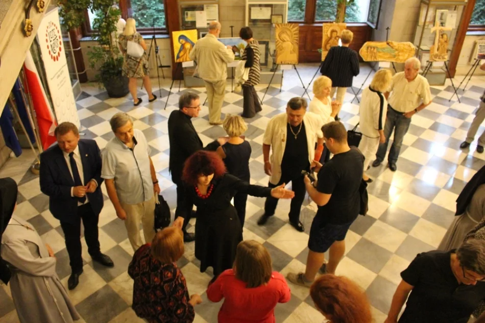 Obrazy księdza i młodej artystki z Glisnego na wystawie w Krakowie - zdjęcie 6