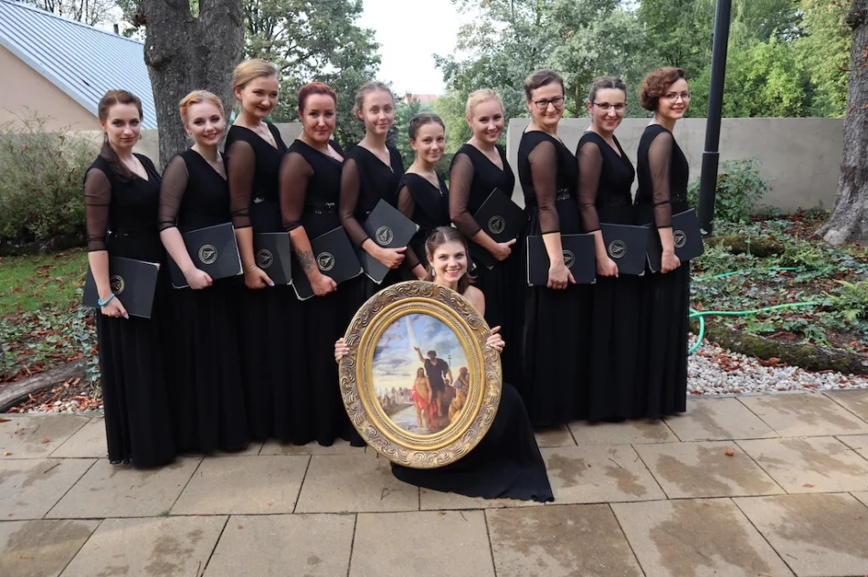 Abp Stanisław Budzik honorowym członkiem limanowskiego chóru - zdjęcie 4