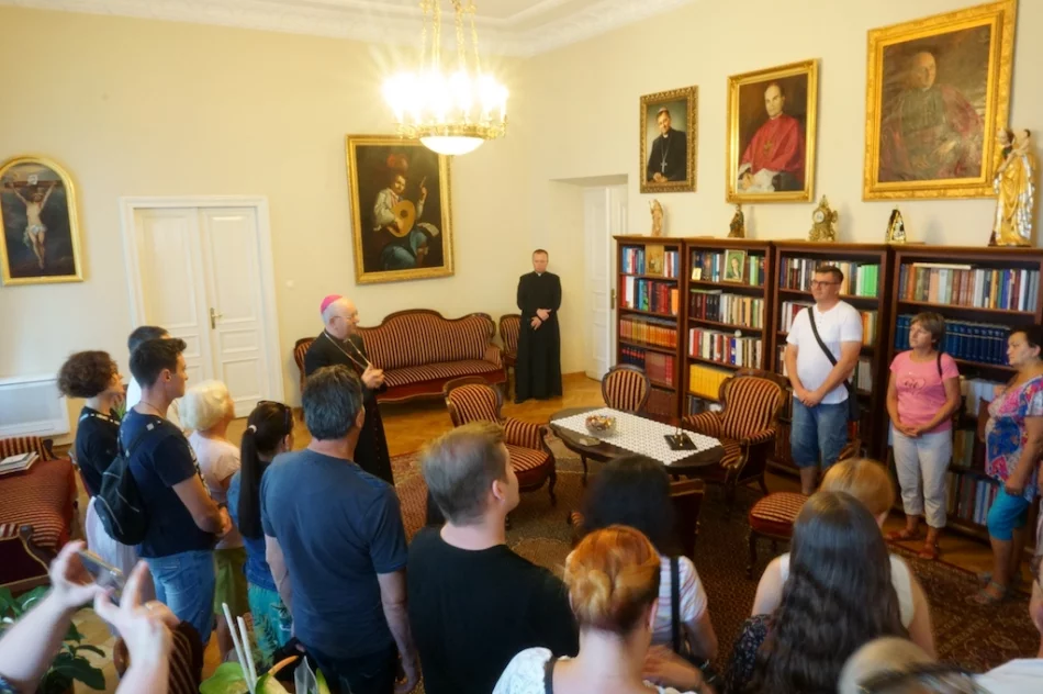 Abp Stanisław Budzik honorowym członkiem limanowskiego chóru - zdjęcie 9