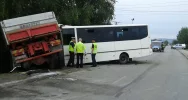 Autobus uczestniczący w tragicznym wypadku należy do limanowskiej firmy. Kierowca to mieszkaniec powiatu, przebywa w szpitalu - zdjęcie 2