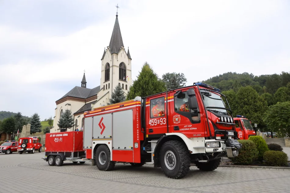 Wypadek przy pracach ziemnych, zderzenie autobusu z 4 samochodami, poszukiwania paralotniarza - ćwiczenia służb na dużą skalę - zdjęcie 9