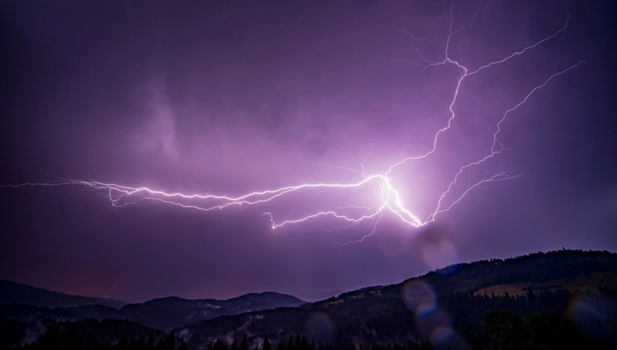 Ostrzeżenie meteorologiczne dla południa Polski: burze z gradem i upały