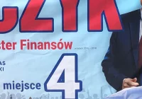Plakat jak umowa – czytaj też to, co napisano „drobnym druczkiem”. Felieton Przemka Antkiewicza - zdjęcie główne