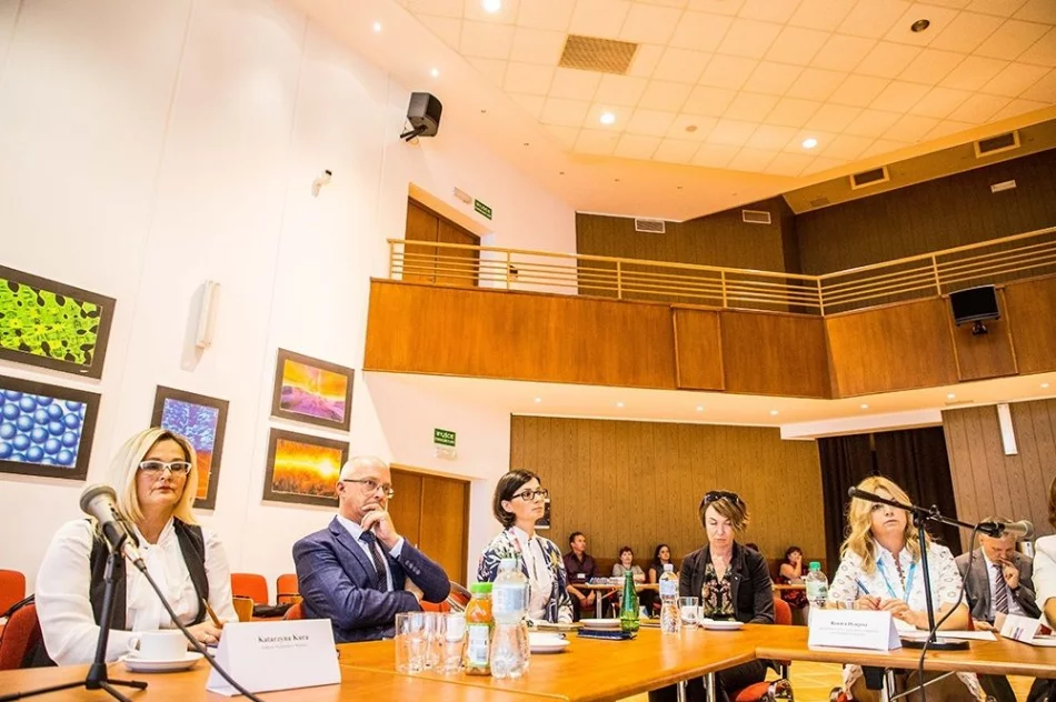 O przyszłości oświaty. Małopolski Okrągły Stół Edukacyjny - zdjęcie 7