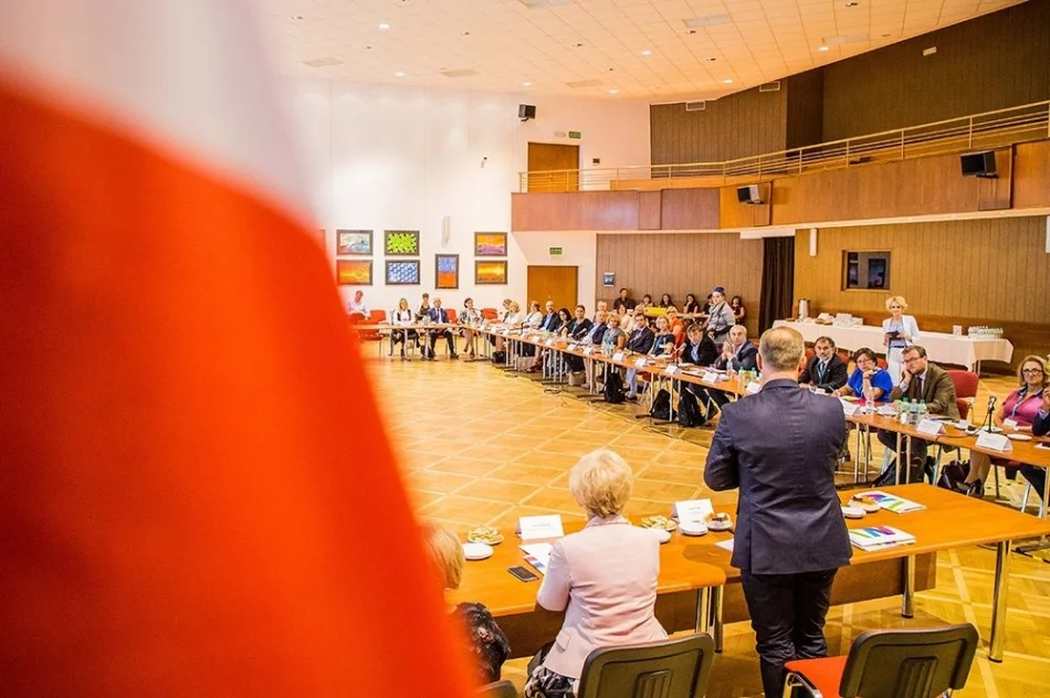 O przyszłości oświaty. Małopolski Okrągły Stół Edukacyjny - zdjęcie 8