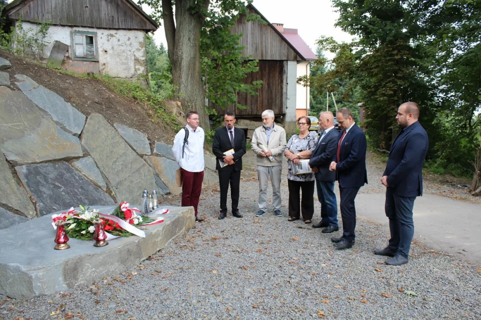 Upamiętniono tragiczne wydarzenia jakie miały miejsce w Mordarce przed 80 laty - zdjęcie 11