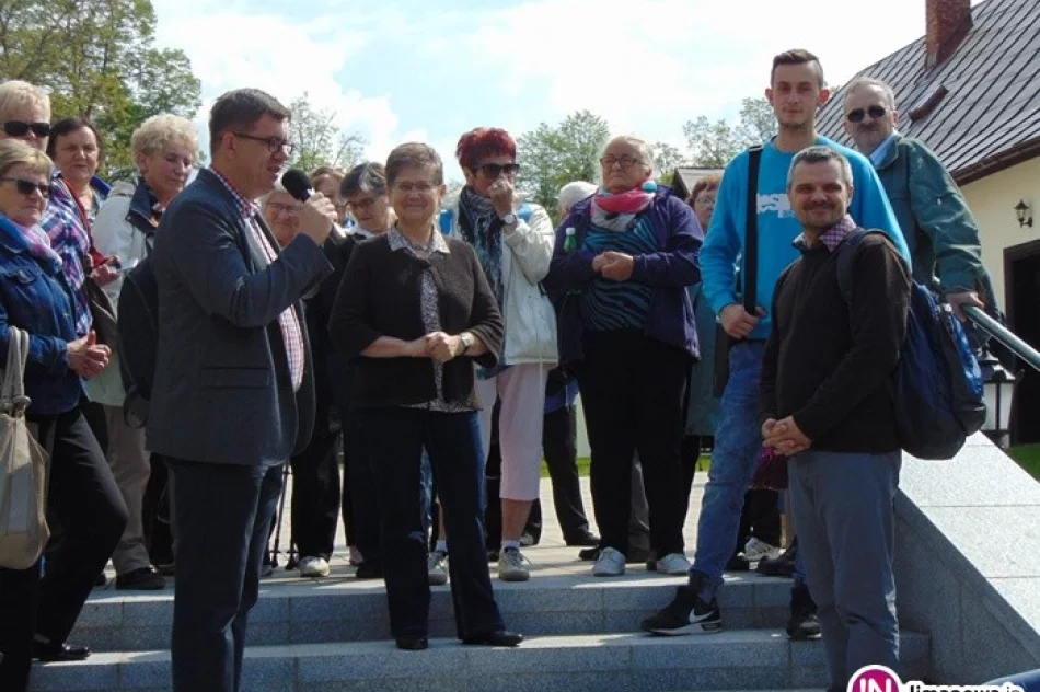 Młodzież zwiedzała biblijny ogród - zdjęcie 2