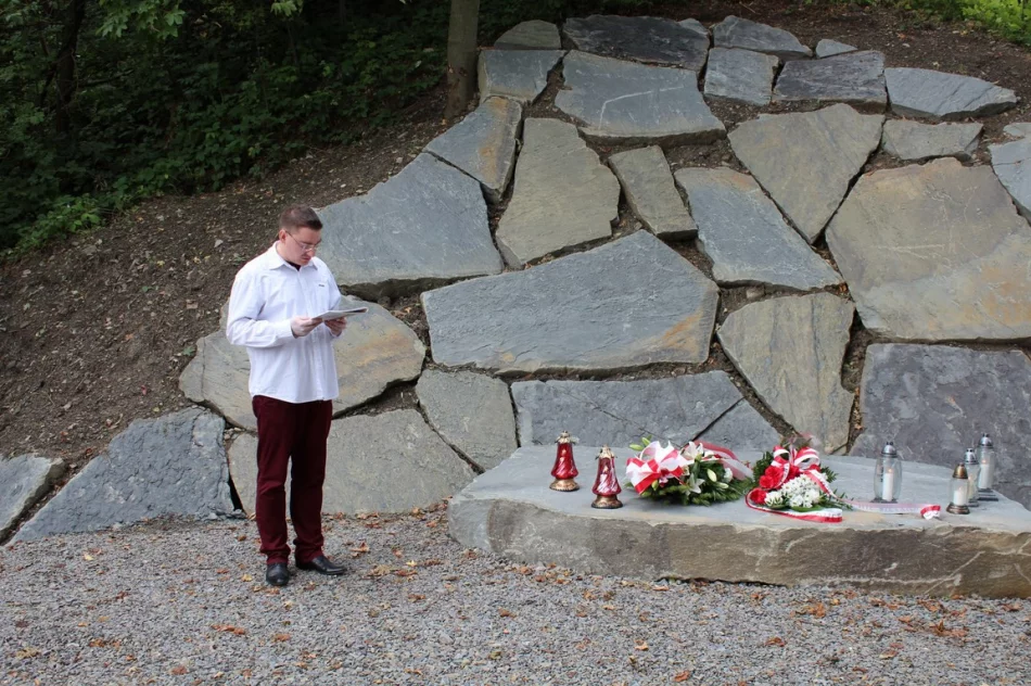 Upamiętniono tragiczne wydarzenia jakie miały miejsce 80 lat temu - zdjęcie 2