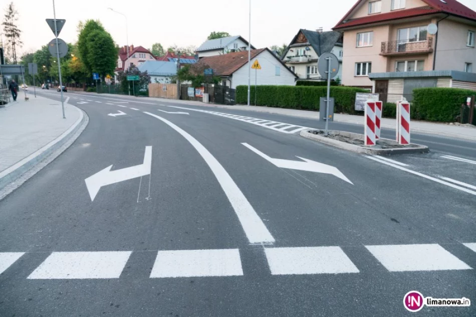 Nowe rondo turbinowe zostało oznakowane. Niektórym kierowcom prawidłowe jego pokonanie sprawia trudności - zdjęcie 2