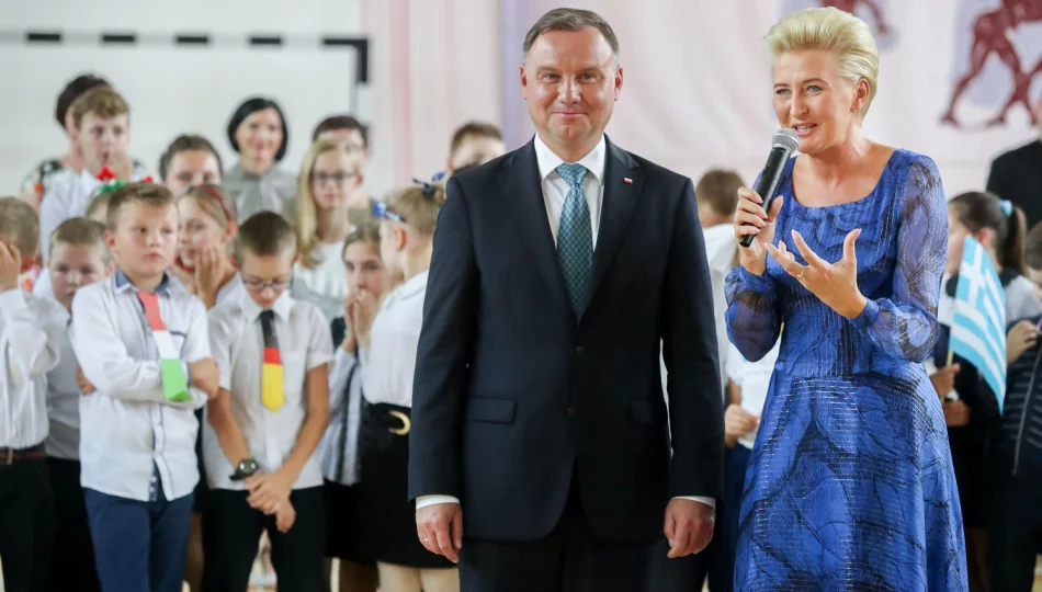 Para prezydencka odwiedziła szkołę i sanktuarium na Limanowszczyźnie - zdjęcie 1