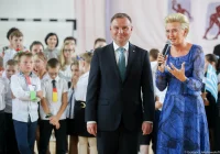 Para prezydencka odwiedziła szkołę i sanktuarium na Limanowszczyźnie - zdjęcie główne
