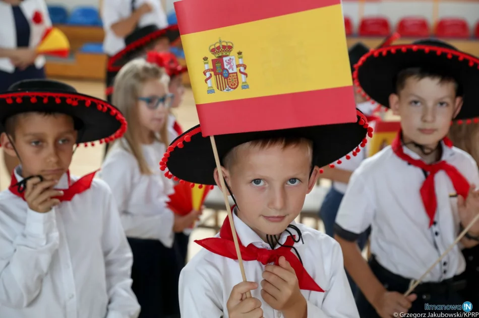 Para prezydencka odwiedziła szkołę i sanktuarium na Limanowszczyźnie - zdjęcie 6