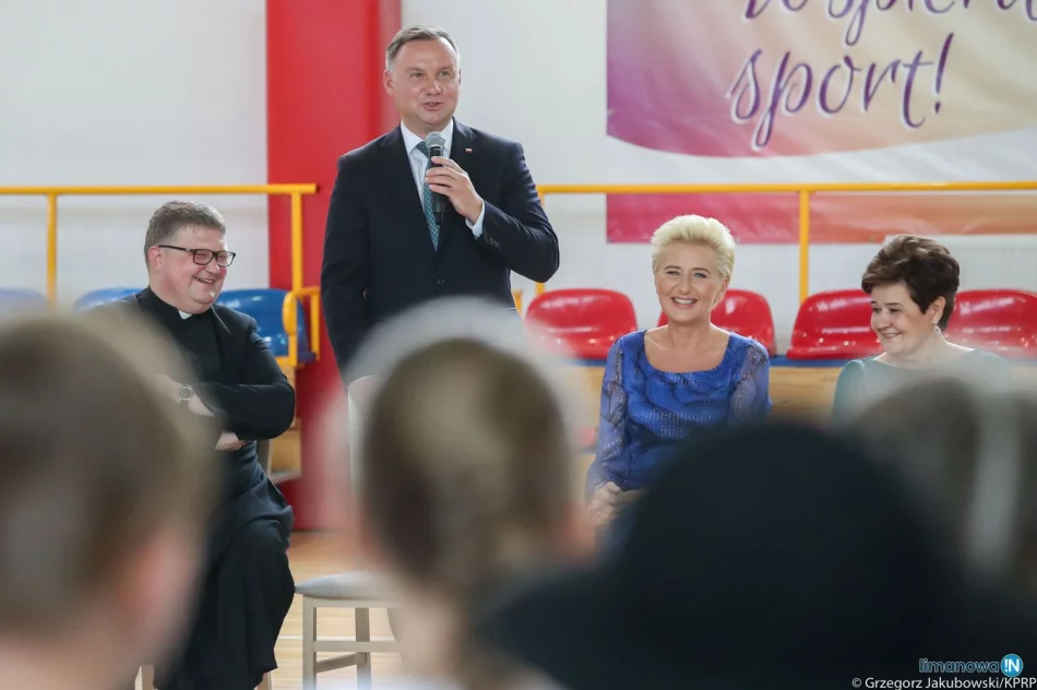 Para prezydencka odwiedziła szkołę i sanktuarium na Limanowszczyźnie - zdjęcie 13