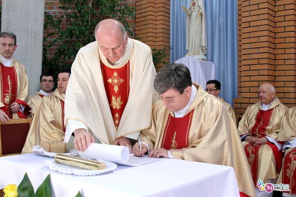 Biskup Jeż wmurował kamień węgielny pod kościół św. Jana Pawła II - zdjęcie 3