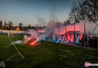 Zobacz zachowanie kibiców Sokoła w 'klatce' (wideo) - zdjęcie główne