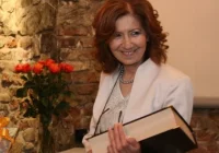 Biblioteka się zmienia, ale nadal najważniejsza w niej jest książka - zdjęcie główne