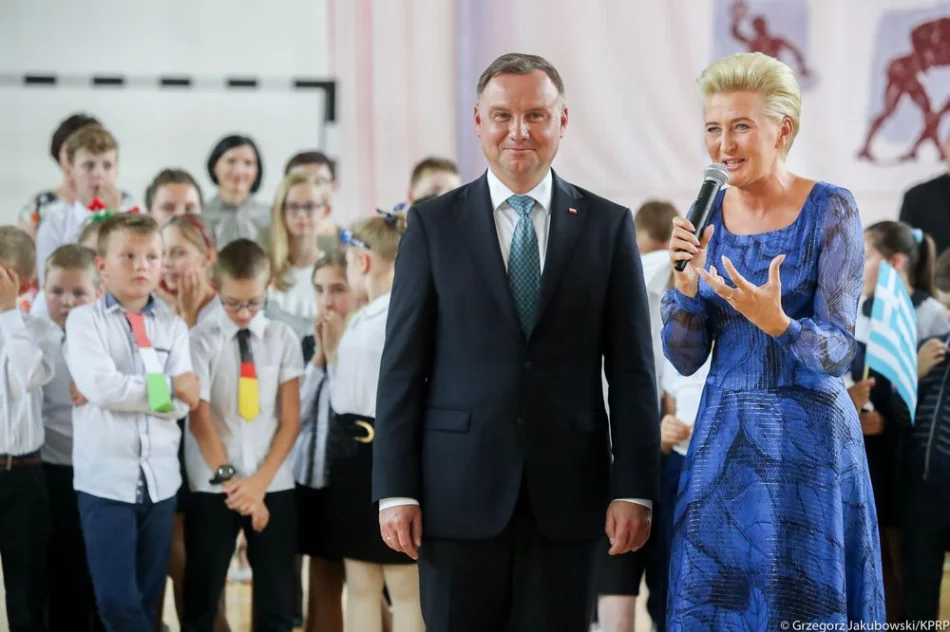 Para Prezydencka w Szkole Podstawowej w Pasierbcu - zdjęcie 2