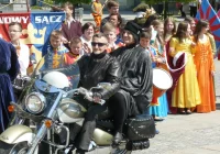 Słynny  kronikarz na motorze! II Orszak Jana Długosza - zdjęcie główne