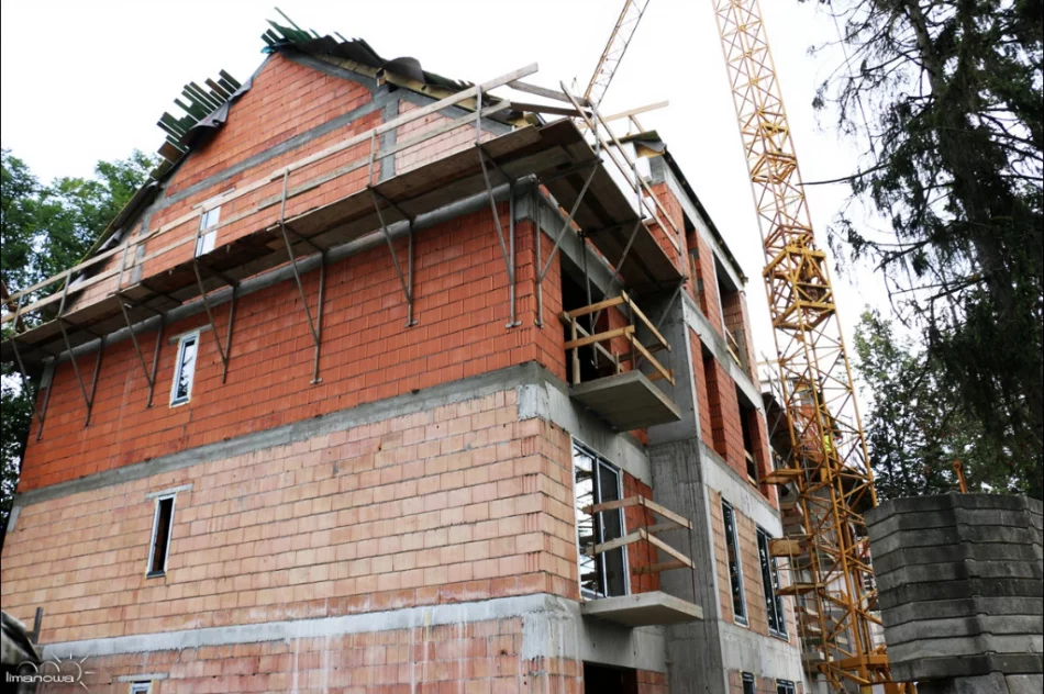 Budowa bloku osiągnęła etap stanu surowego - zamkniętego - zdjęcie 4