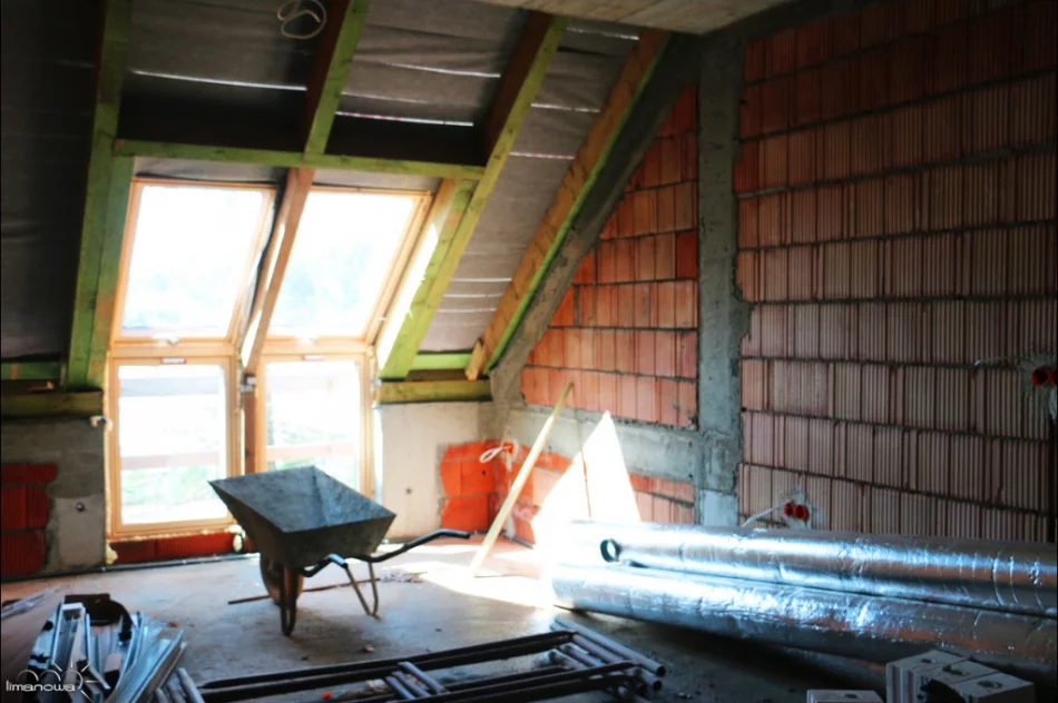 Budowa bloku osiągnęła etap stanu surowego - zamkniętego - zdjęcie 9