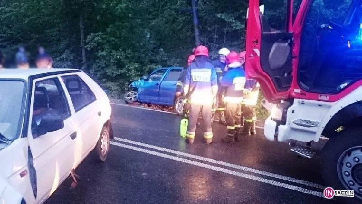 Zderzenie dwóch samochodów w Naściszowej