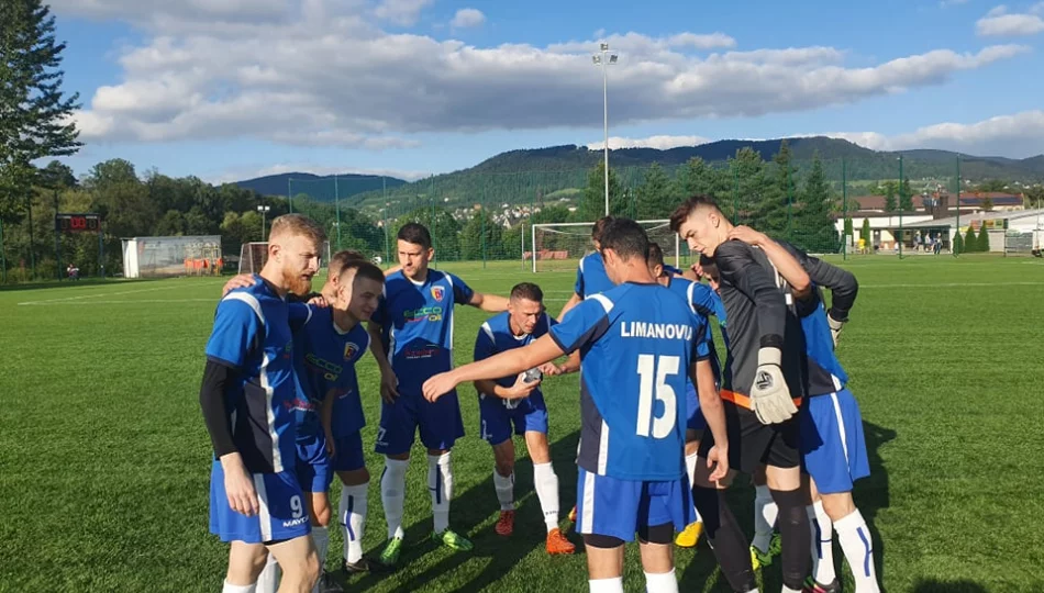 Goście zapewnili sobie zwycięstwo w końcówce. Porażka Limanovii na włsanym stadionie. - zdjęcie 1