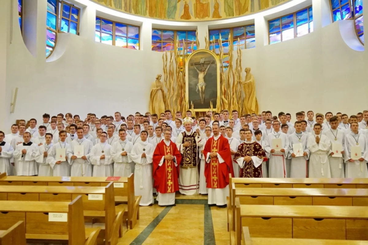 Błogosławieństwo nowych ceremoniarzy Liturgicznej Służby Ołtarza