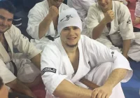 On nie słyszy, ale słyszy o nim świat - zdjęcie główne