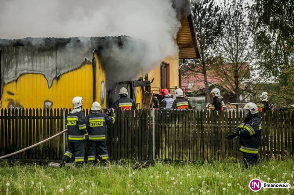 Pożar w zakładzie stolarskim. 350 tys. zł strat (wideo) - zdjęcie 2