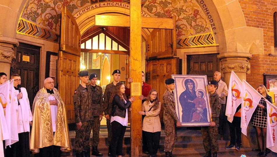 Nowy Sącz: Pierwszy dzień peregrynacji symboli ŚDM - zdjęcie 1