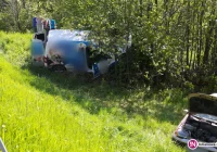 Zderzenie dwóch aut na 'krajówce', jedna osoba w szpitalu (wideo) - zdjęcie główne