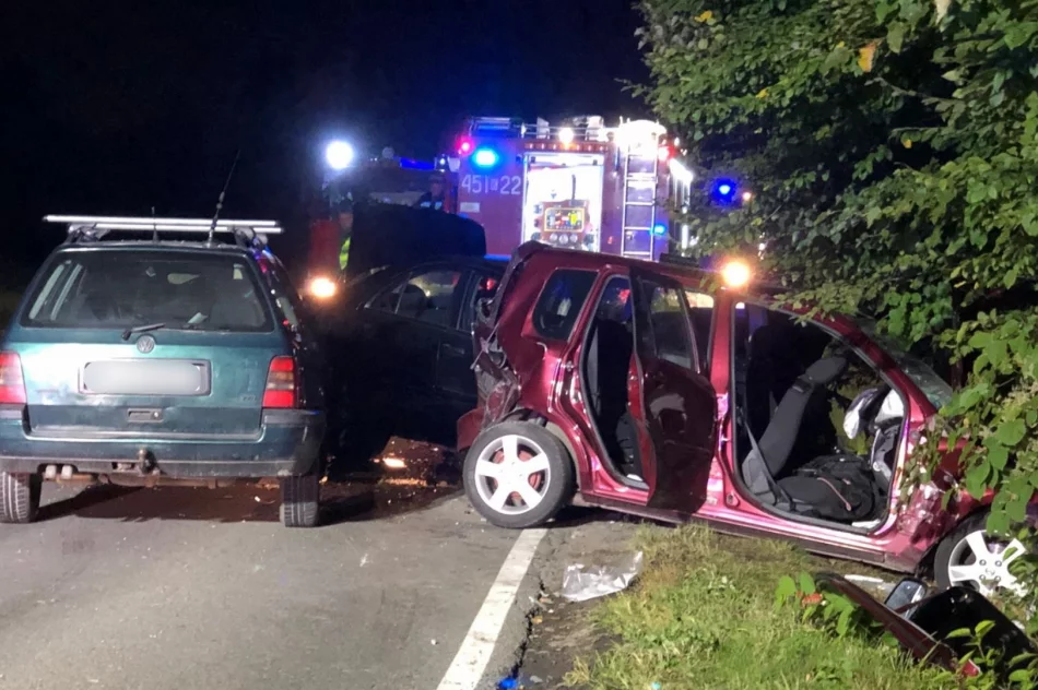 Zderzenie samochodów - siedem osób poszkodowanych - zdjęcie 12