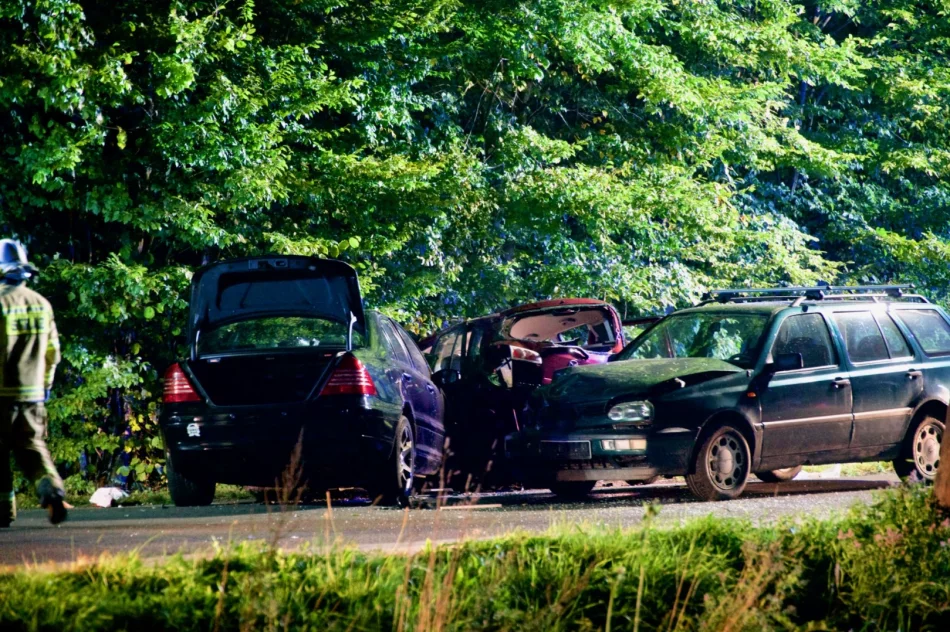 Zderzenie samochodów - siedem osób poszkodowanych - zdjęcie 20