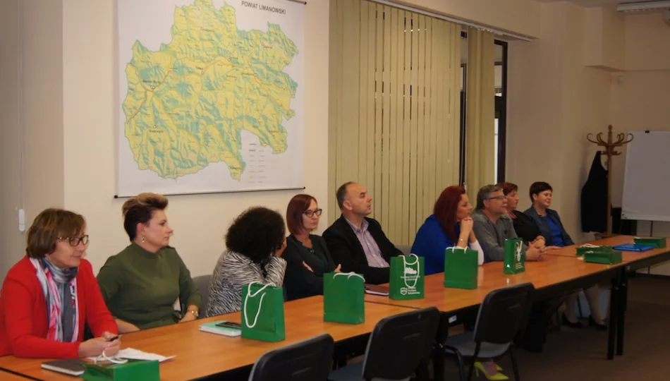 Spotkanie z przedstawicielami ośrodków pomocy społecznej na Limanowszczyźnie - zdjęcie 1