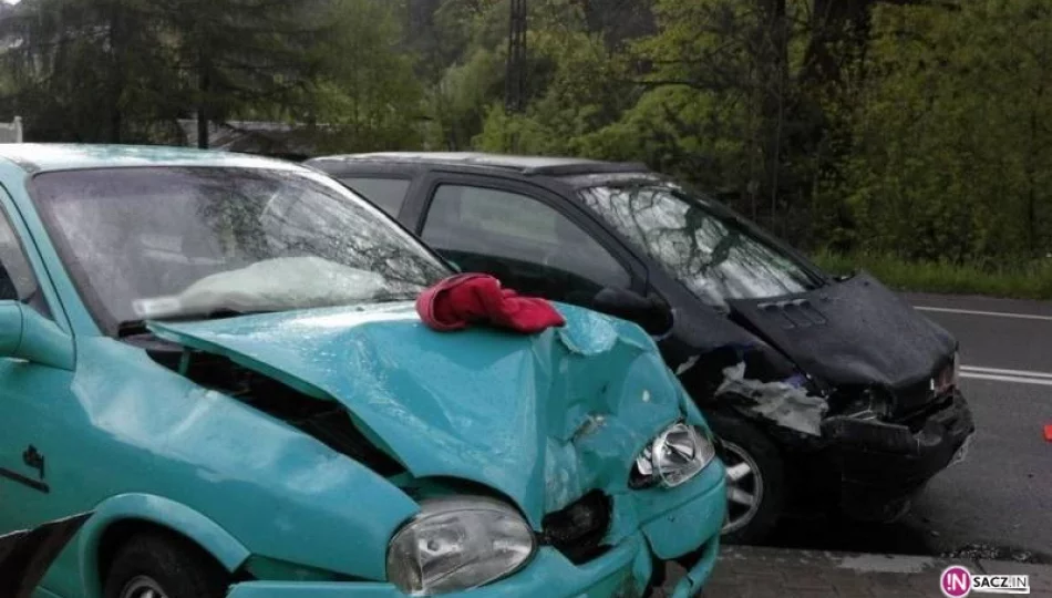 Nowy Sącz: dwa samochody zderzy ły się na ul. Lwowskiej - zdjęcie 1