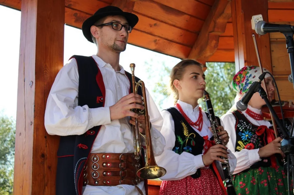 I miejsce dla Zespołu "Kijom Worci"  na Festiwalu Beskidzka Podkówecka - zdjęcie 3