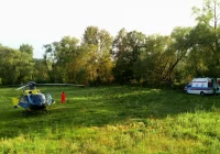 Mężczyzna spadł z dachu. Rannego zabrał śmigłowiec LPR - zdjęcie główne