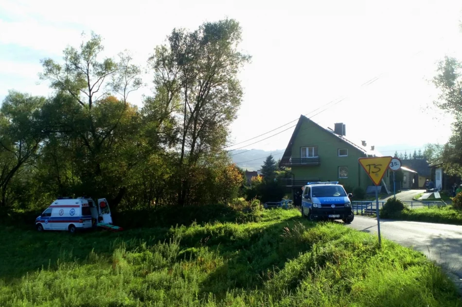 Mężczyzna spadł z dachu. Rannego zabrał śmigłowiec LPR - zdjęcie 2