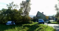 Mężczyzna spadł z dachu. Rannego zabrał śmigłowiec LPR - zdjęcie 2