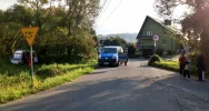 Mężczyzna spadł z dachu. Rannego zabrał śmigłowiec LPR - zdjęcie 3