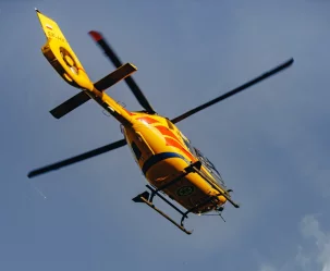 Potrącony rowerzysta, wezwano śmigłowiec LPR - zdjęcie główne
