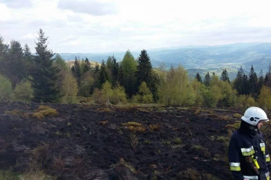 W Rytrze płoną suche trawy - zdjęcie 3