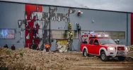 50 strażaków gasiło pożar hali produkcyjnej - zdjęcie 3