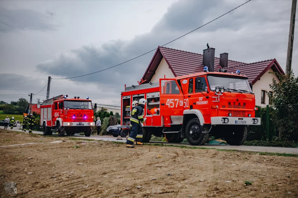 50 strażaków gasiło pożar hali produkcyjnej - zdjęcie 5