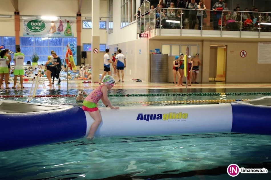 Wodna atrakcja na Pływalni Limanowskiej - zdjęcie 4