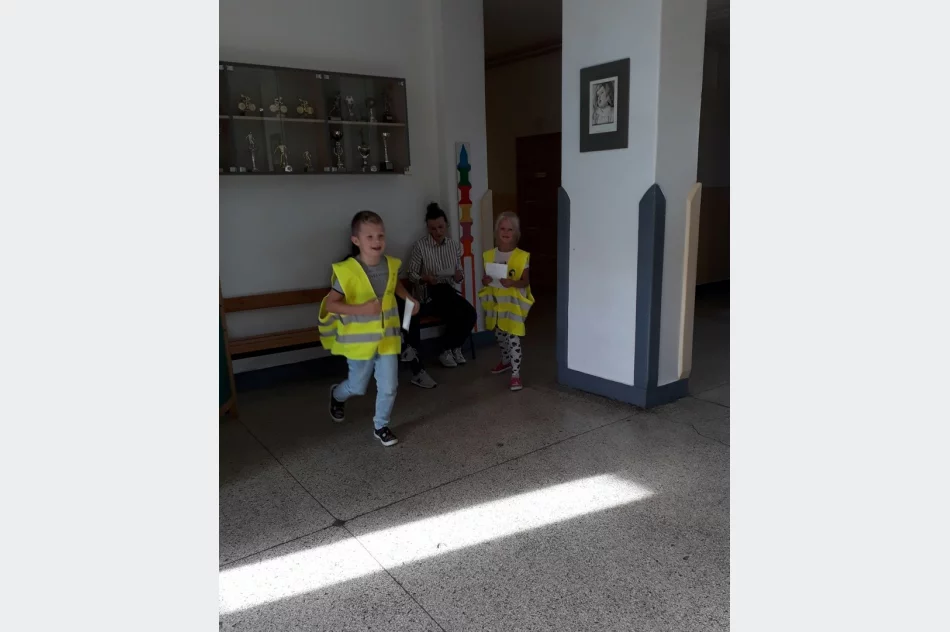 Odblaskowe spotkanie z rodzicami w SP w Mordarce - zdjęcie 10