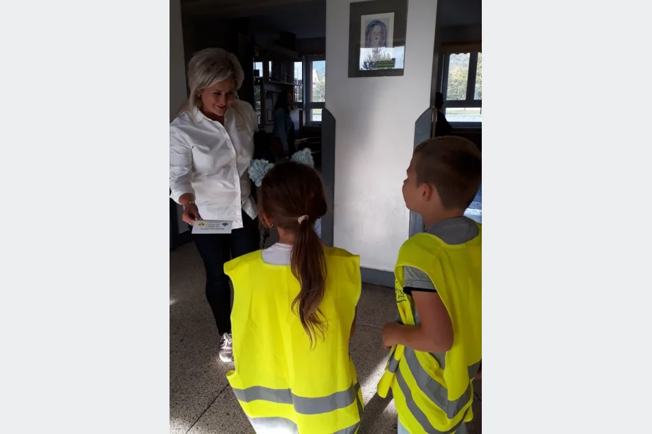 Odblaskowe spotkanie z rodzicami w SP w Mordarce - zdjęcie 12