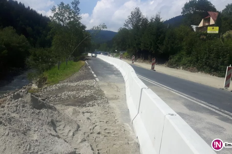 Drogowcy pracują nad tymczasowymi objazdami. DW968 ma być przejezdna po weekendzie - zdjęcie 3