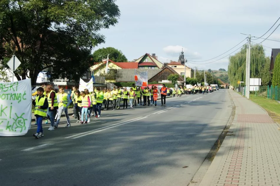 Funkcjonariusze spotykają się z uczniami - zdjęcie 4