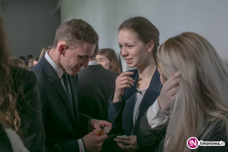 1100 uczniów z Limanowszczyzny rozpoczęło maturę - zdjęcie 3